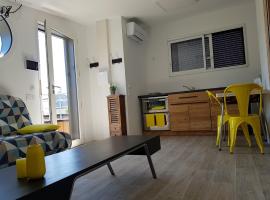 Angers Green Lodge - Yellow Sun Appartement, hotel em Angers