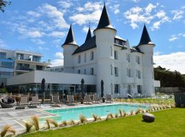 포르니셰에 위치한 호텔 Hôtel Château des Tourelles, Thalasso et piscine d'eau de mer chauffée