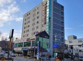 Metro Pol Tourist Hotel