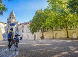 생트에 위치한 호텔 Les Chambres de l'Abbaye