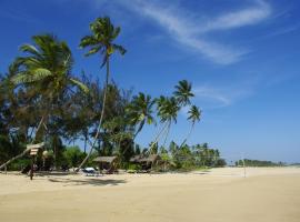 탕갈레에 위치한 호텔 Ganesh Garden Beach Cabanas