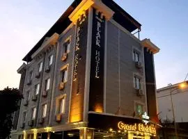 Grand Black Hotel