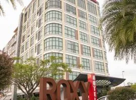 Roxy Hotel & Apartments