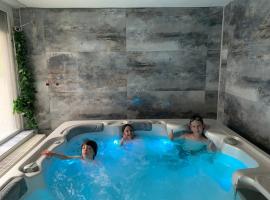 펙스에 위치한 호텔 Várfal Wellness Panzió