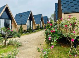 호아빈에 위치한 호텔 Caofong Glamping Village Hoà Bình