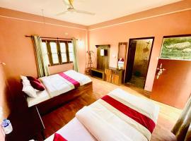 치트완에 위치한 호텔 Hotel Tree Tops- A Serene Friendly Hotel in Sauraha