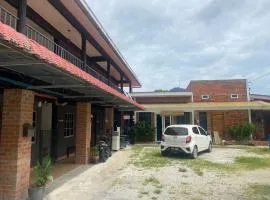 OYO 90910 Homestay D Lalang Inn