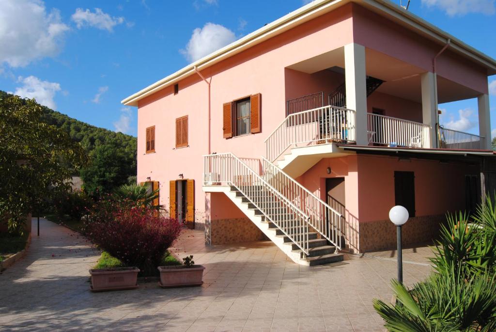 ARENOSU25 ad Alghero - Accogliente B&B con giardino