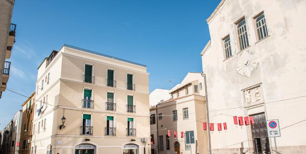 Piazza Ginnasio ad Alghero - Camere nel cuore storico