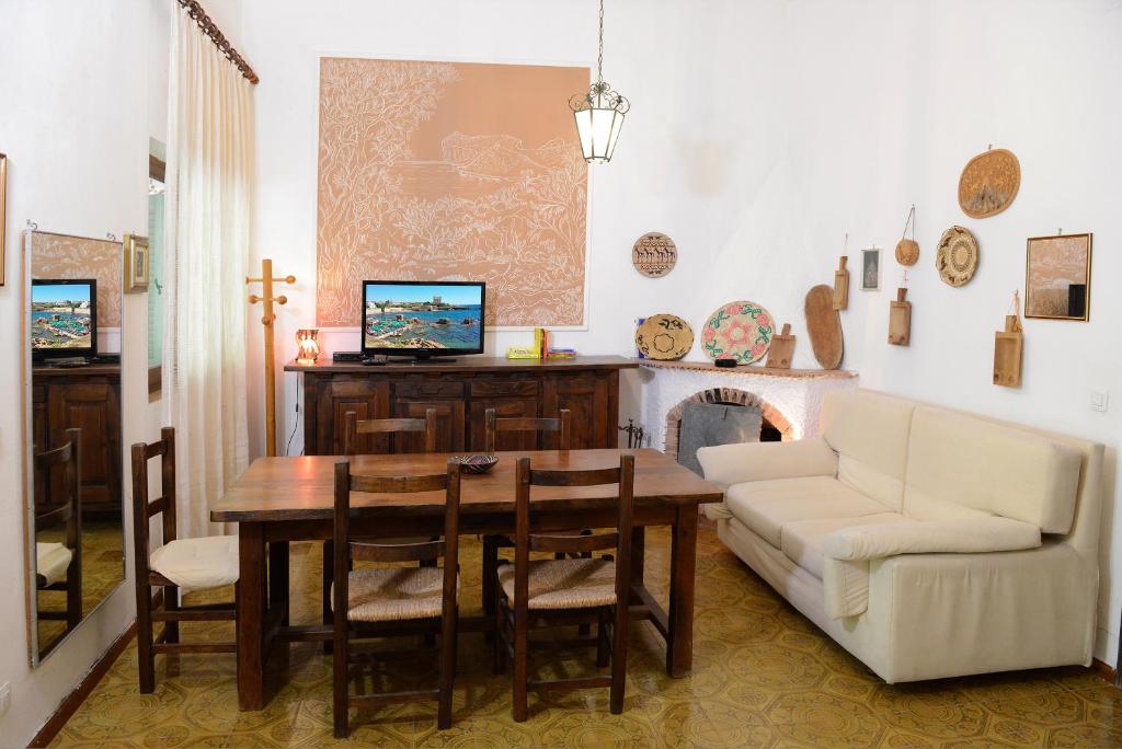 Villa Margherita ad Alghero - Lussuosa casa con piscina