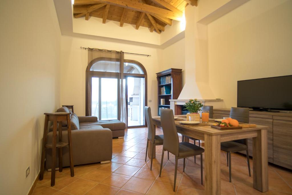 GREEN HILL ad Alghero - Accogliente Villa con Giardino