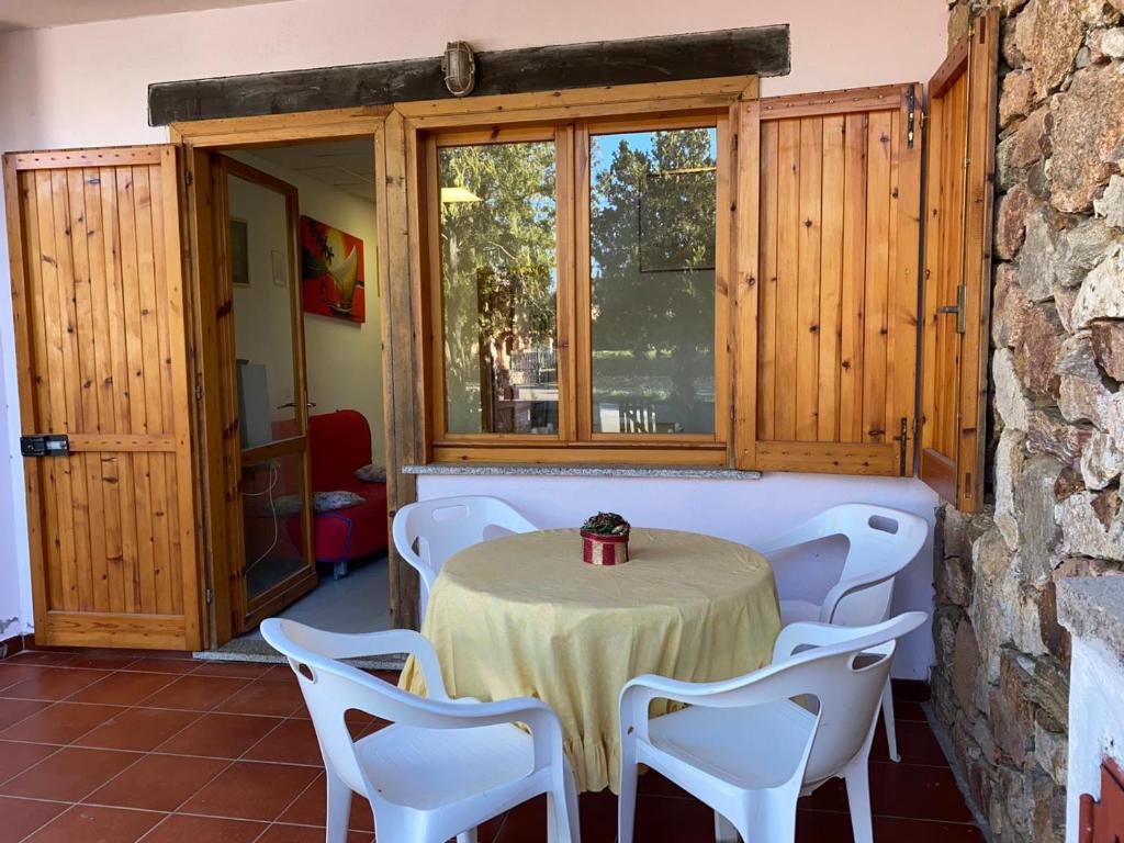 Rosa La Cinta a San Teodoro - Comodo appartamento centrale