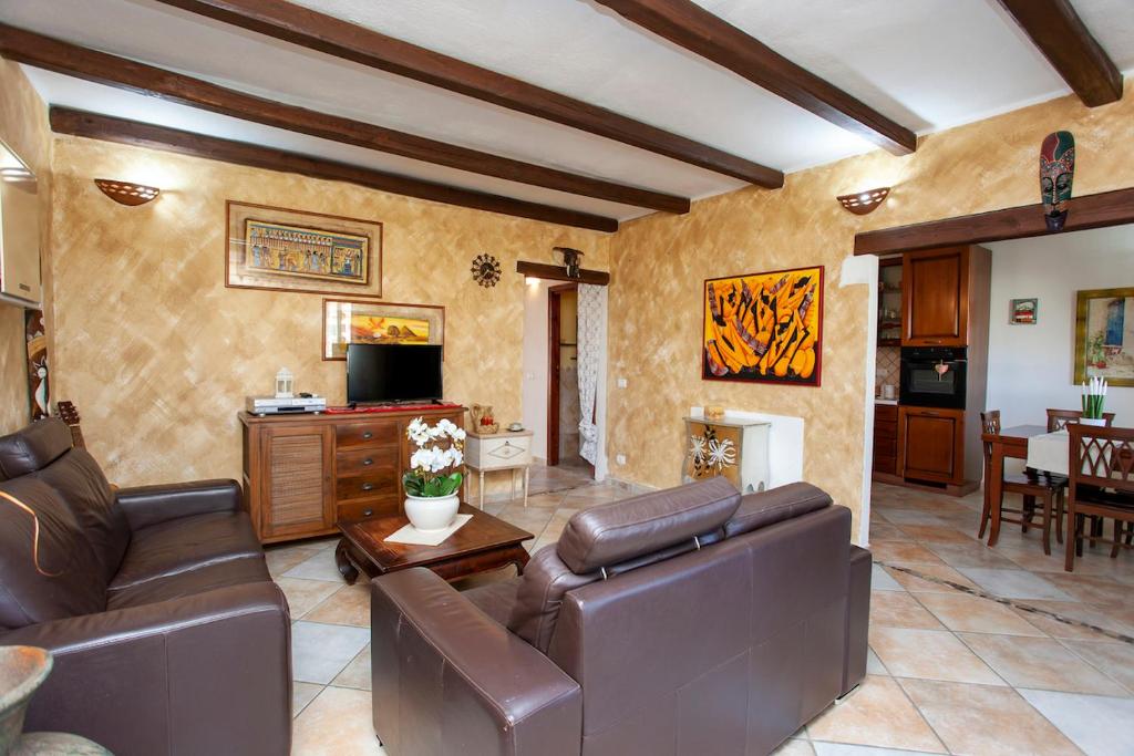 Villino Ginestra a San Teodoro - Ampio Appartamento