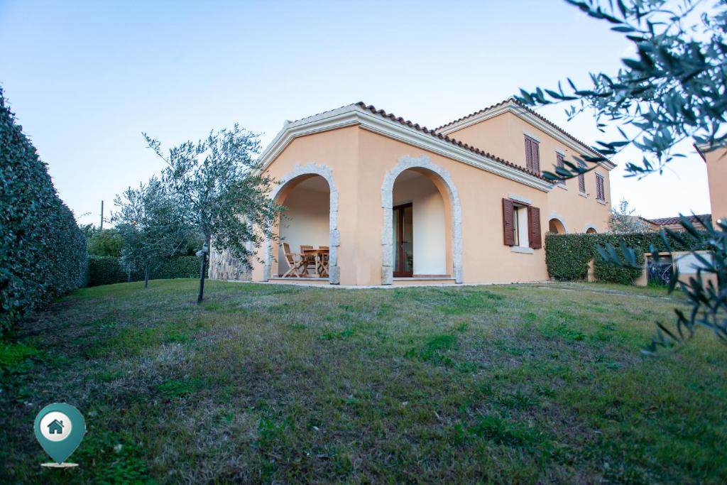 Arruli H1 a San Teodoro - Incantevole Casa con Giardino