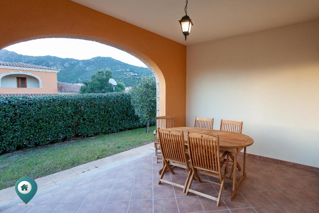 Arruli H1 a San Teodoro - Incantevole Casa con Giardino