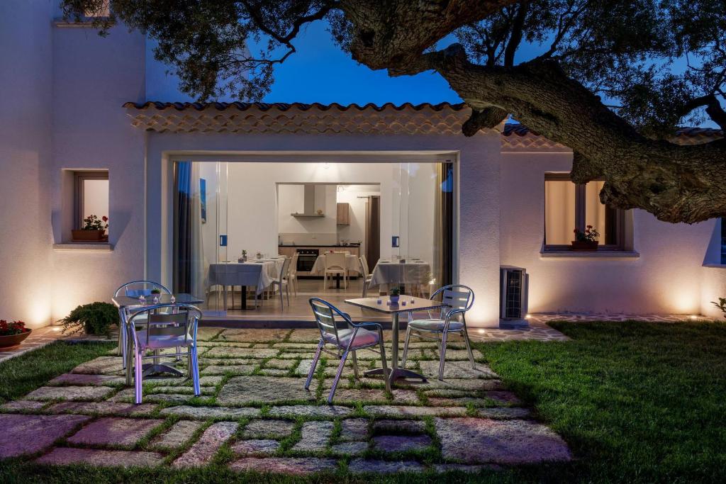 L'Alzoni a San Teodoro - Elegante Guest House Vista Mare
