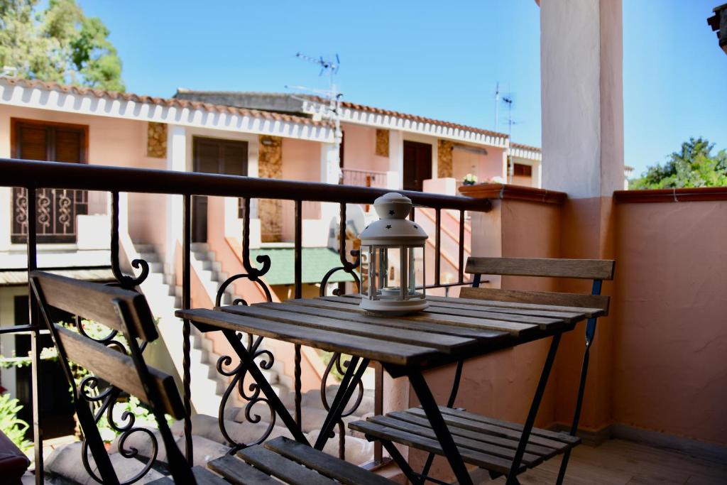 Casa Vittoria a Villasimius - Accogliente Appartamento con Balcone