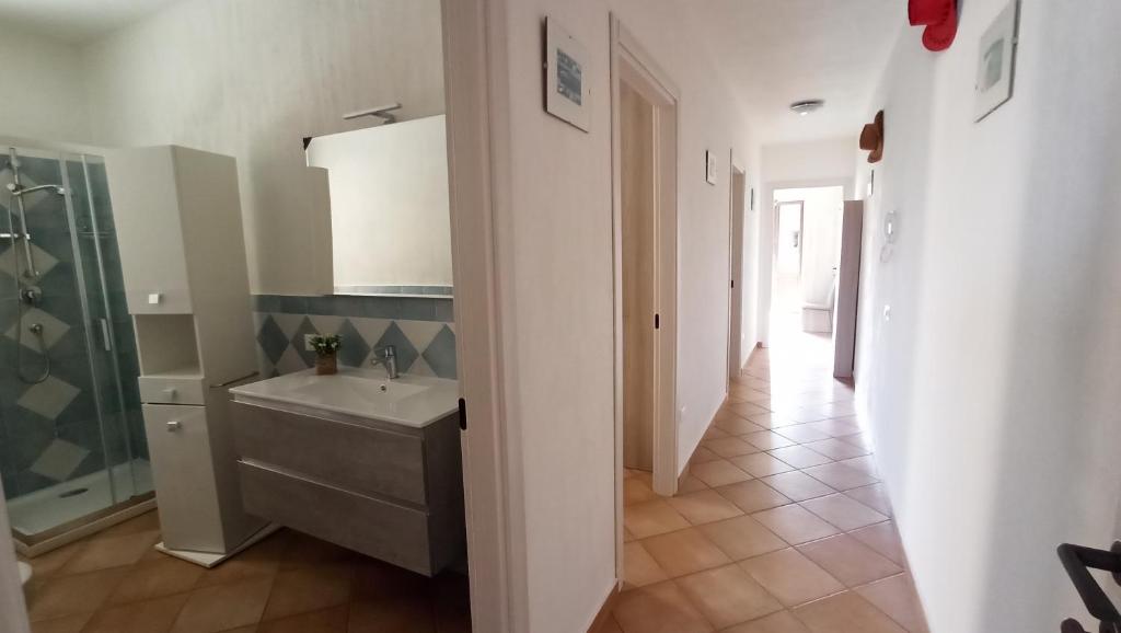 Casa Leon a Villasimius - Spazioso Appartamento con Giardino