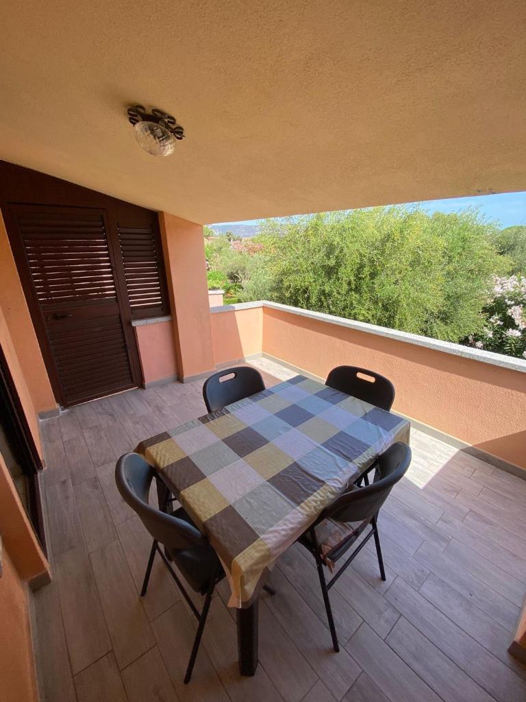 Appartamento da Francesco a San Teodoro - Balcone Privato