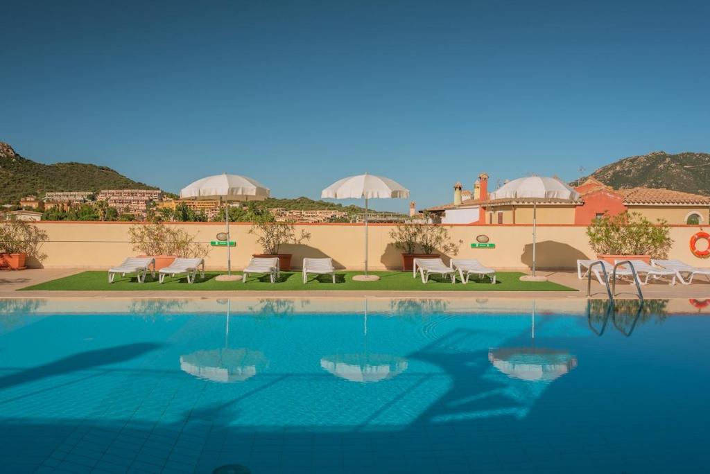 Aparthotel a Villasimius - Lussuoso Residence con Piscina