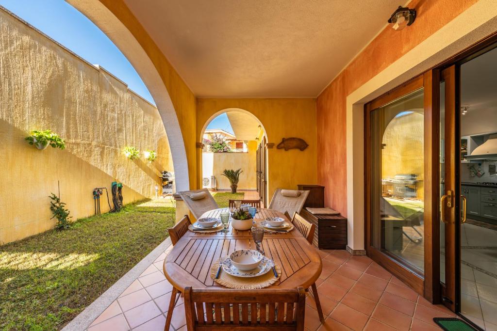 Casa Celeste a Villasimius - Accogliente Oasi con Piscina