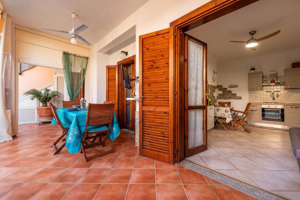 Bellarosa 3 a Villasimius - Incantevole Casa con Giardino