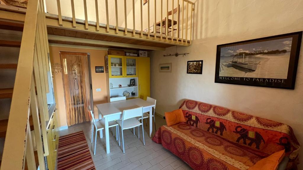 Casa Asfodelo Bianco a San Teodoro - Relax in giardino