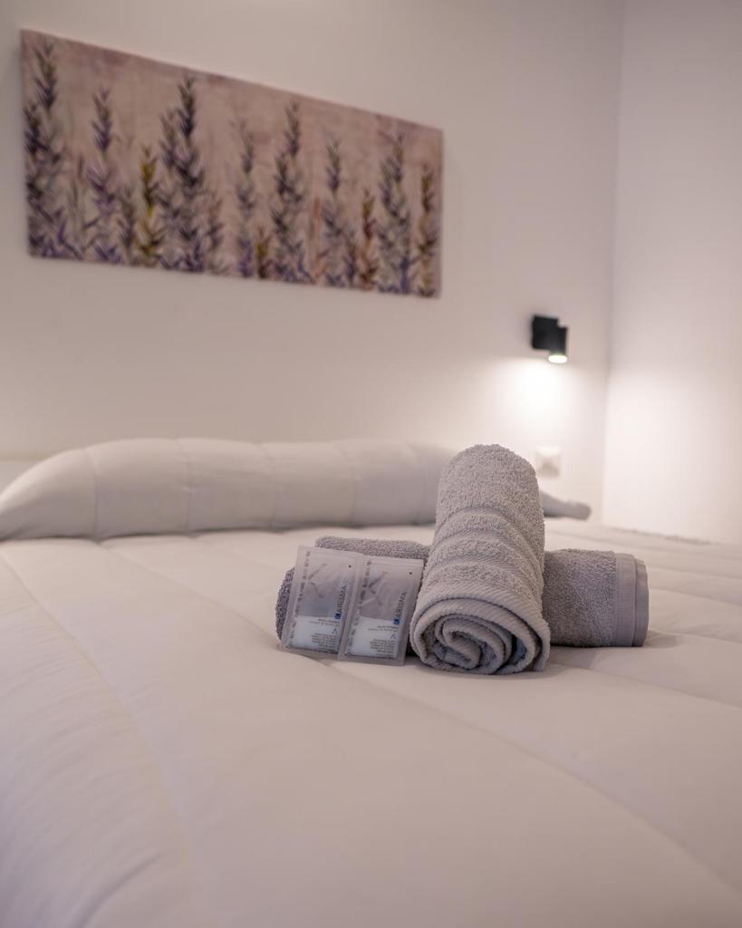 Doan rooms ad Alghero: Camere Colorate Centrali