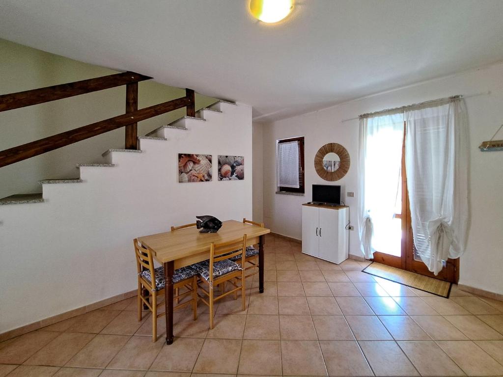 Trilocale Aresula - Spazioso Appartamento con Balcone