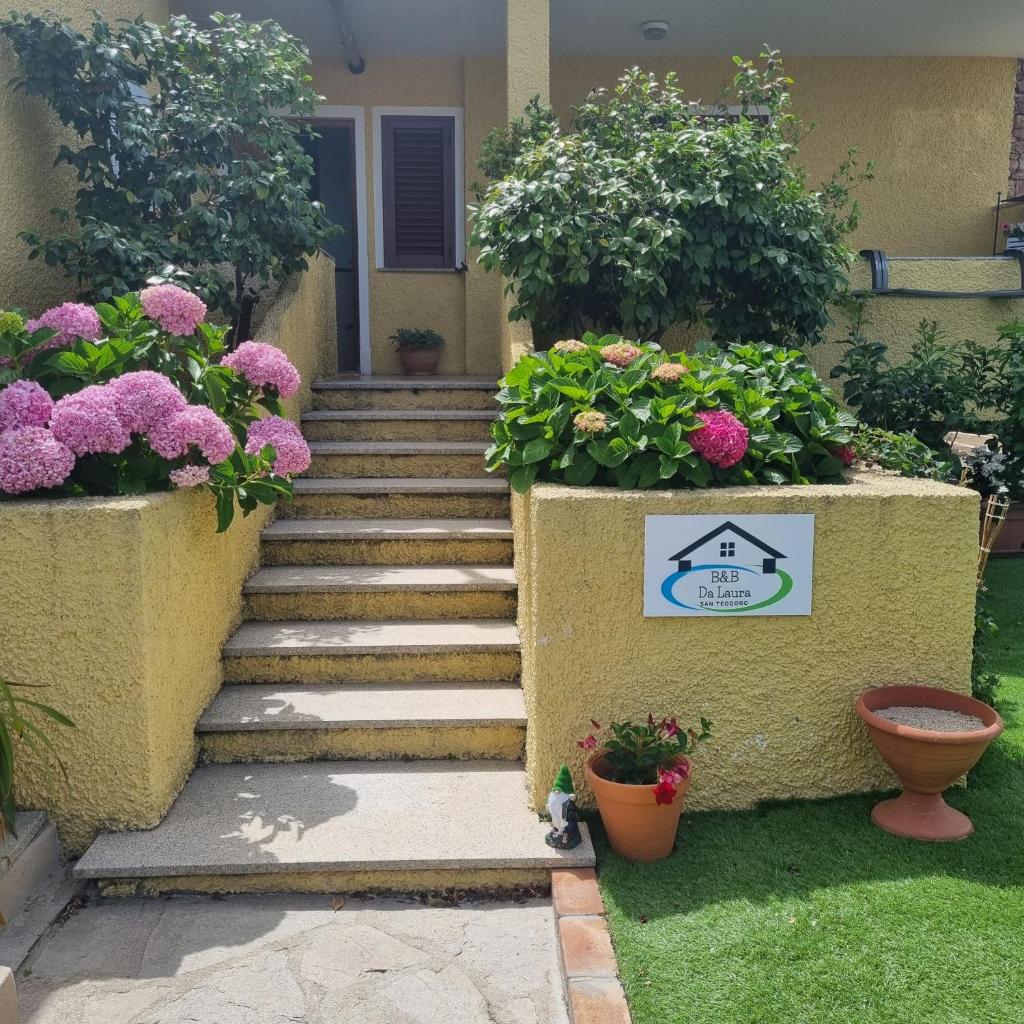 B&B Da Laura a San Teodoro - Accogliente Bed & Breakfast