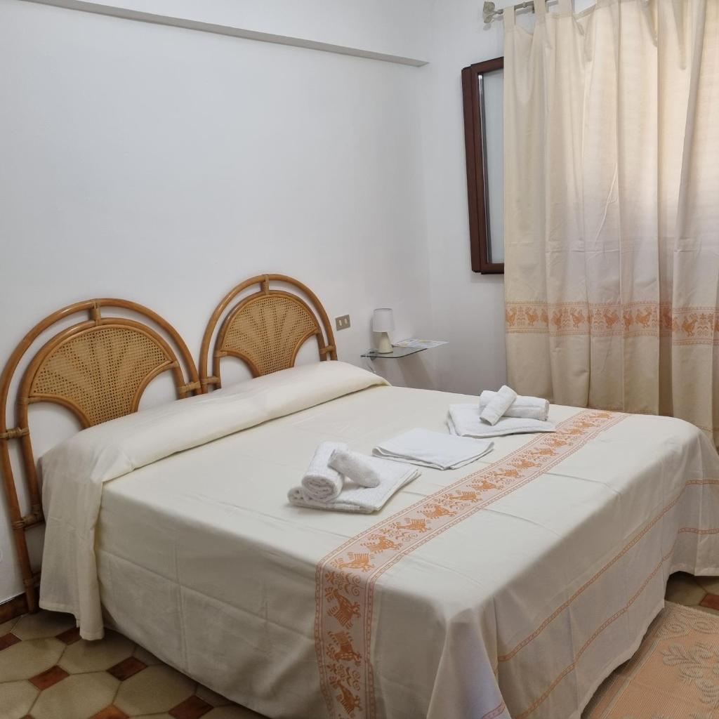 B&B Da Laura a San Teodoro - Accogliente Bed & Breakfast