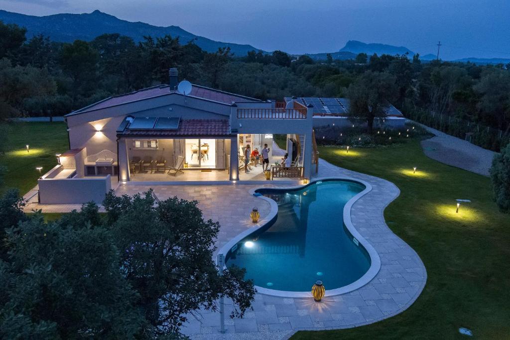 Villa Golden Root a San Teodoro - Esclusiva con piscina
