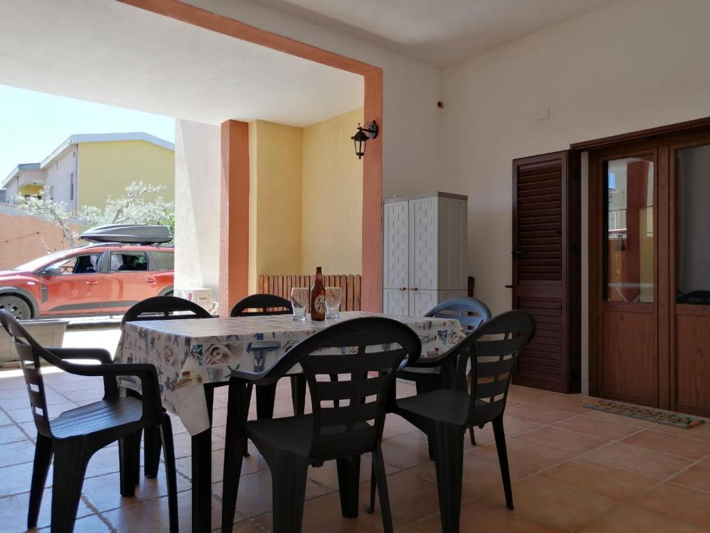 Casa Alpamar a Villasimius - Confortevole casa vacanze con patio