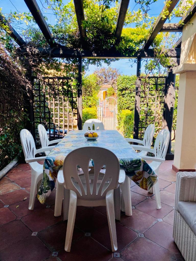 Villa Papi a San Teodoro - Lussuosa villa con giardino