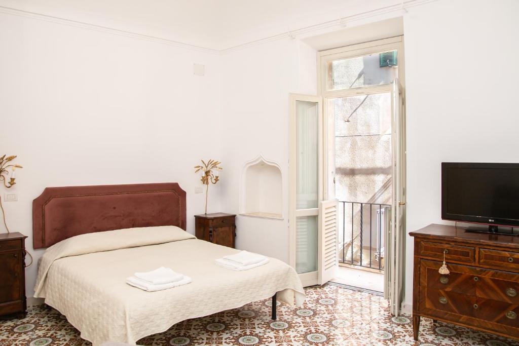 Honoré de Balzac ad Alghero - Camere Confortevoli Centro