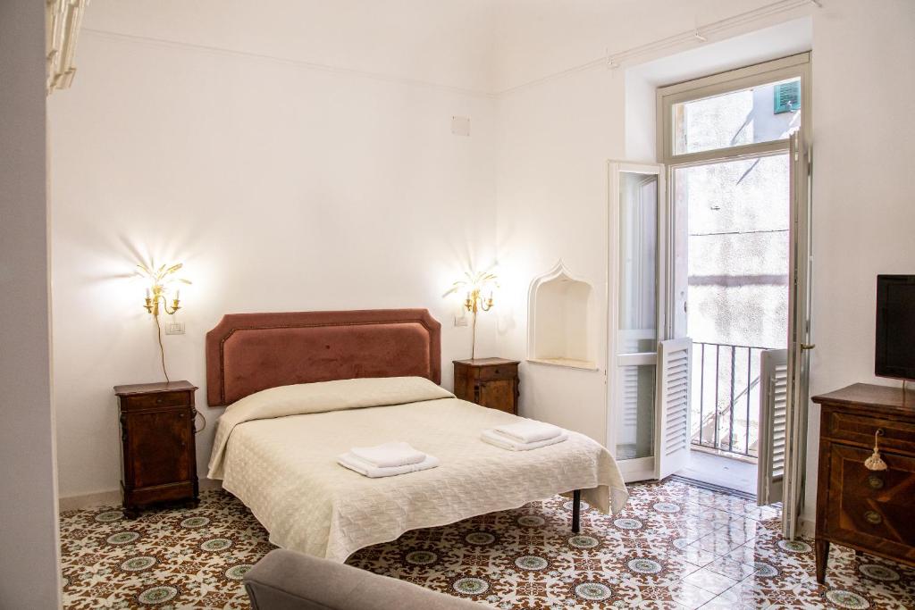 Honoré de Balzac ad Alghero - Camere Confortevoli Centro