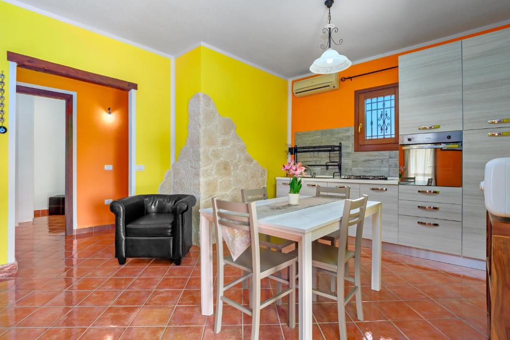 Casa Bouganvillea a San Teodoro - Oasi con Giardino