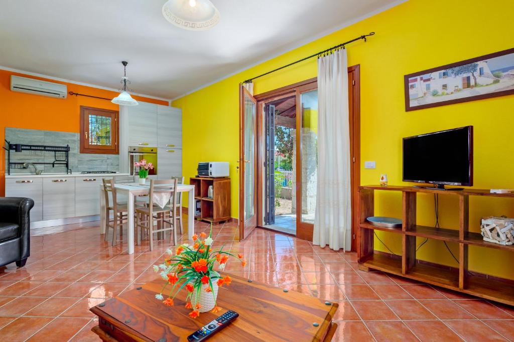 Casa Bouganvillea a San Teodoro - Oasi con Giardino