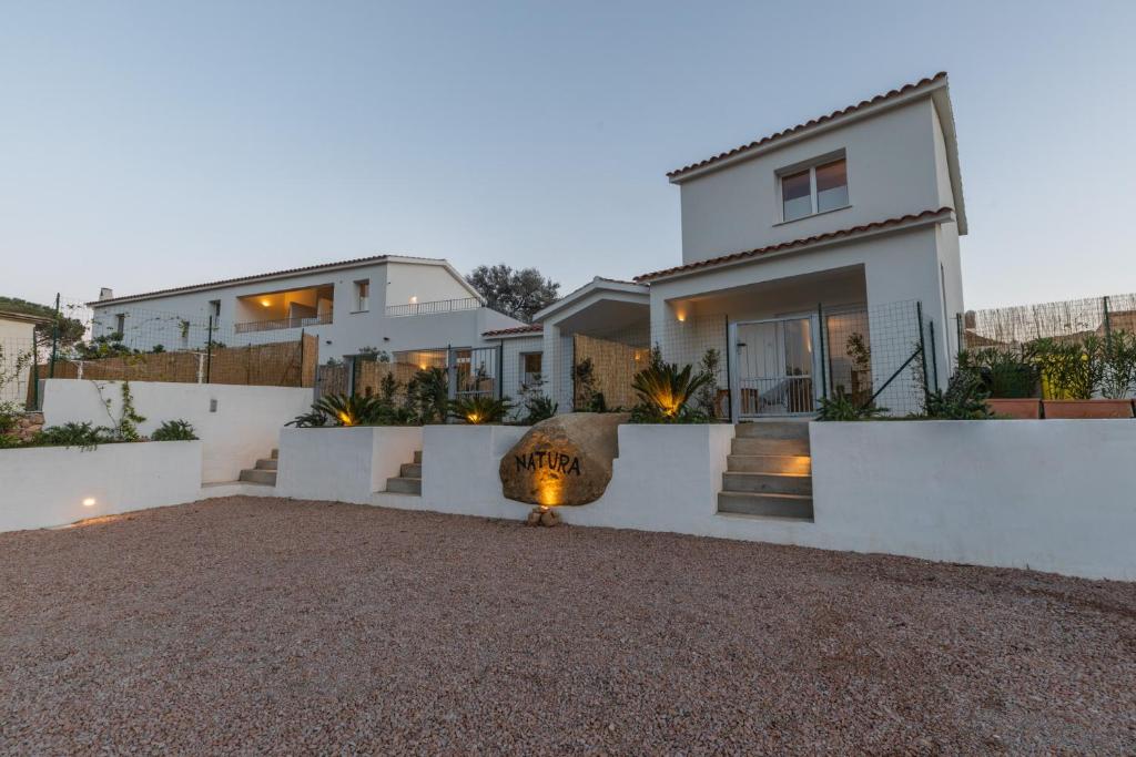 Villette Natura a San Teodoro - Oasi rinnovata con giardino