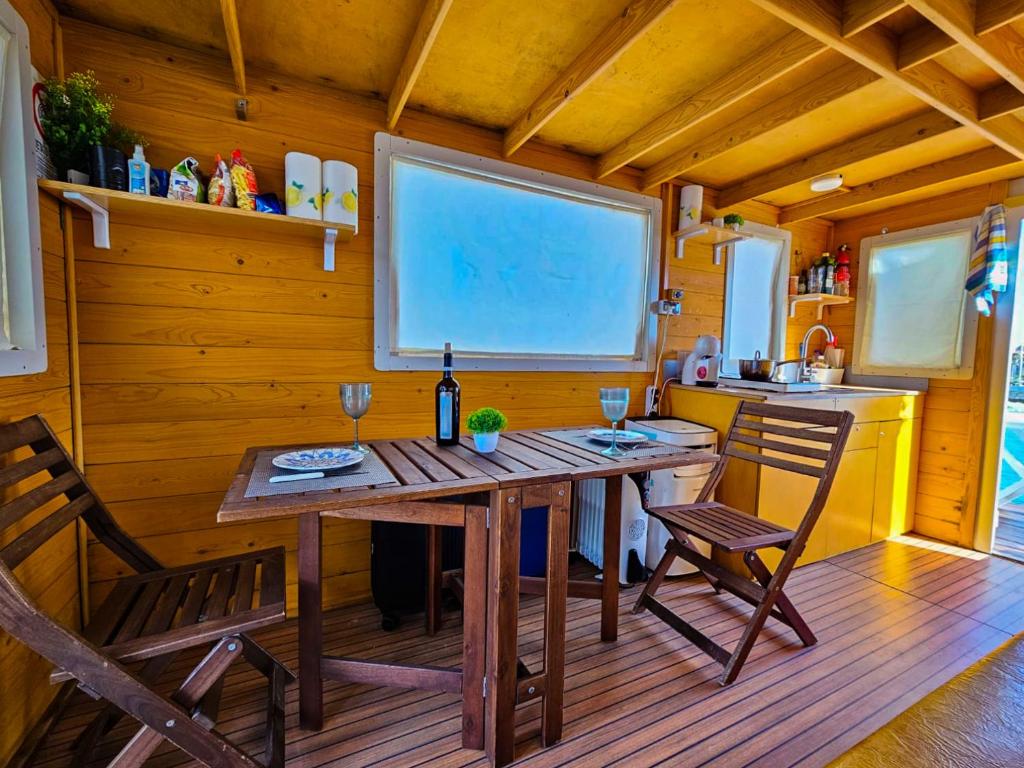 Filipp's House Boat ad Alghero - Unico alloggio sul mare