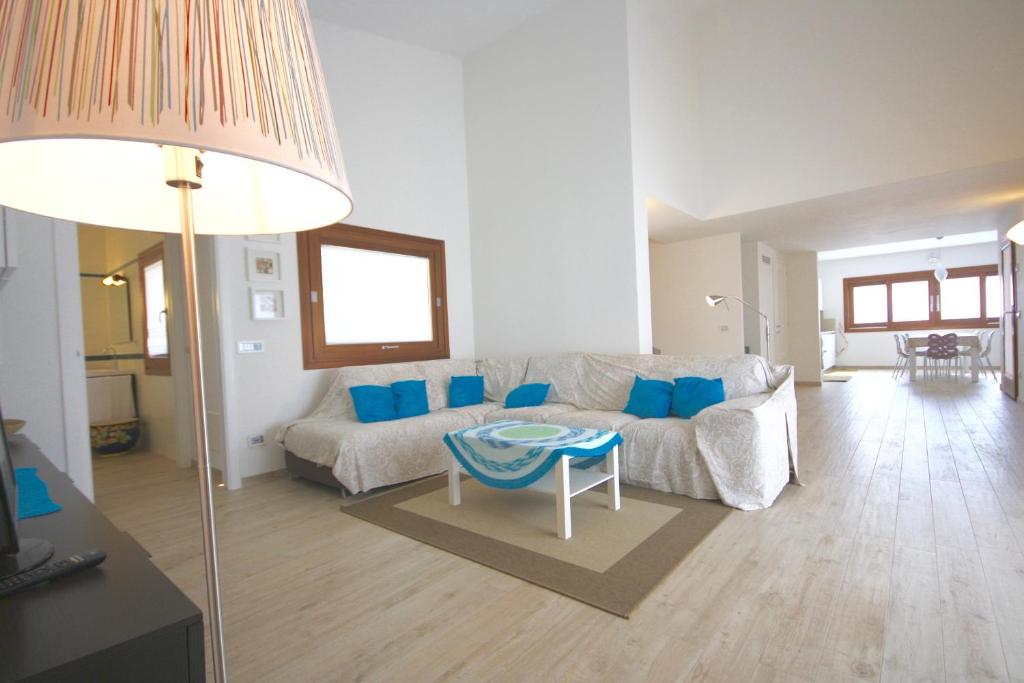 Villa Franca a San Teodoro - Elegante Casa con Terrazza