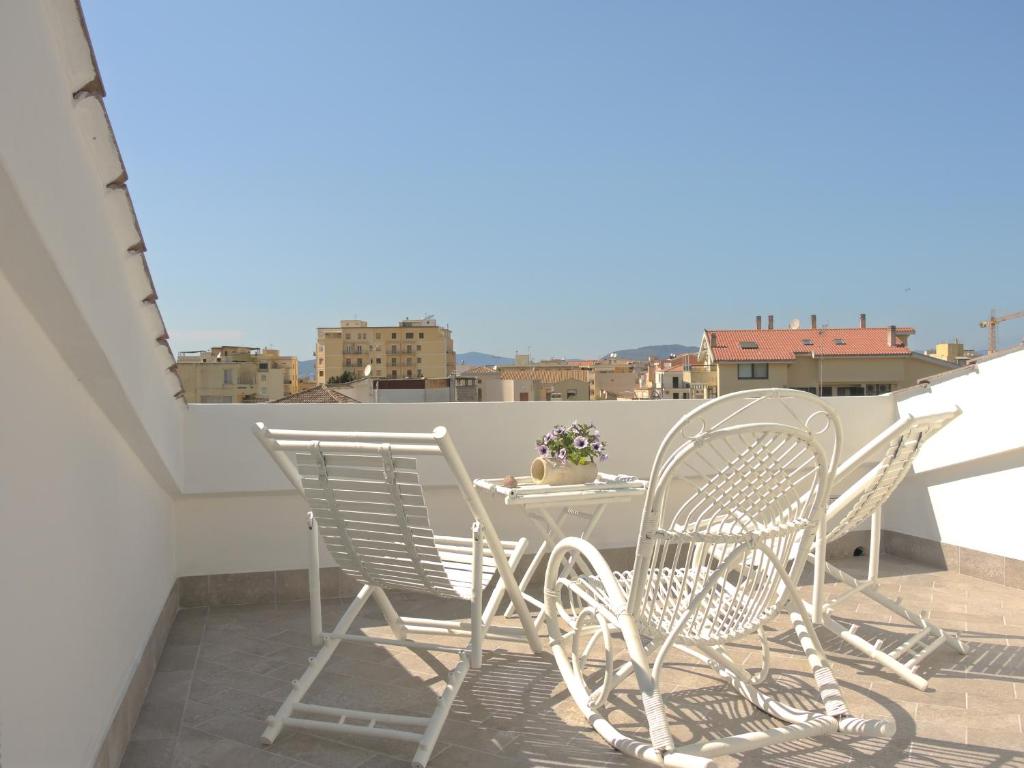 Holiday Alghero - Moderno appartamento a 500m dal mare