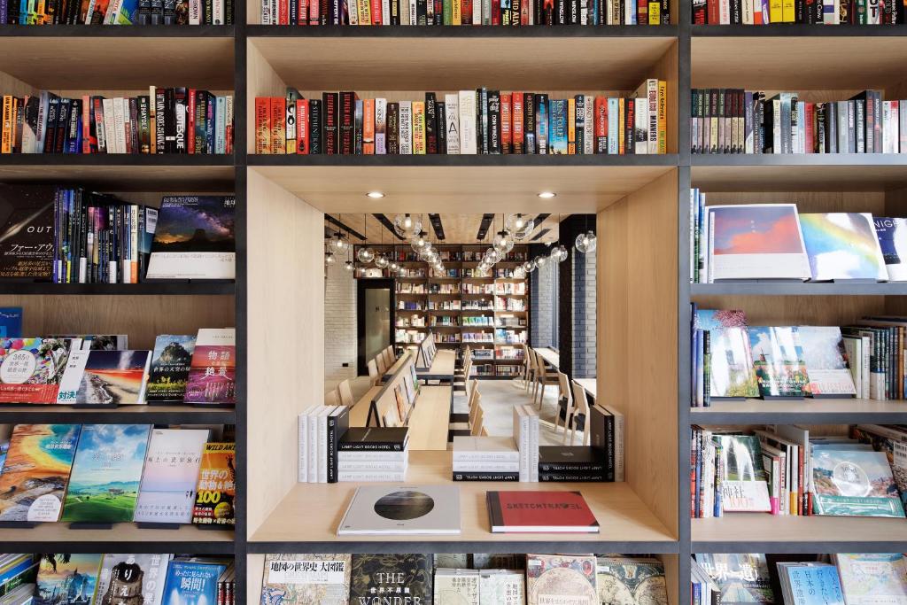 LAMP LIGHT BOOKS HOTEL nagoya - Housity