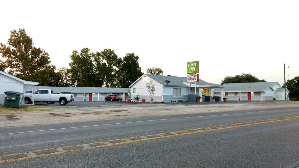 Budget Inn Hamilton - Housity