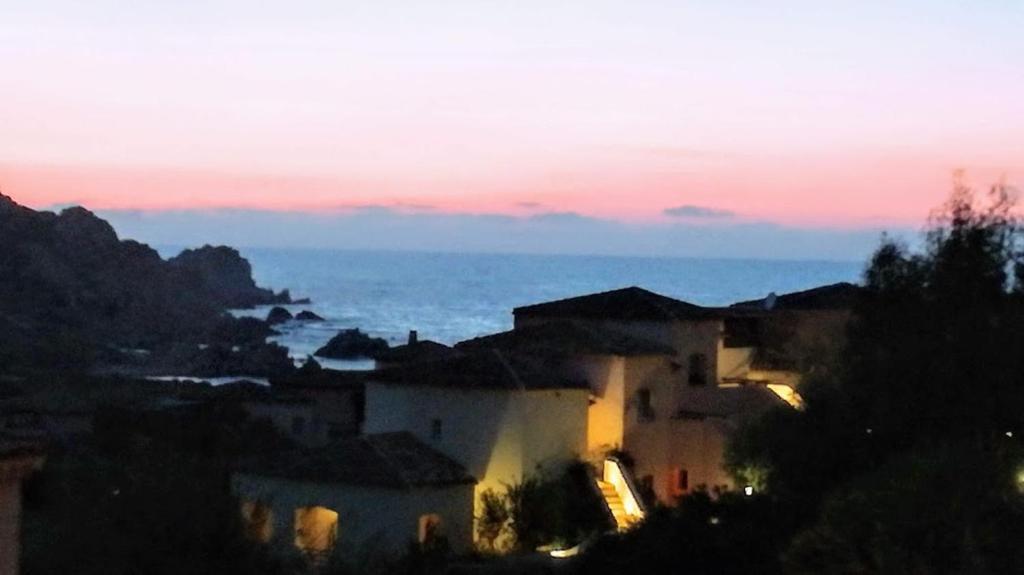 Marinedda a Isola Rossa - Spettacolare Villa Vista Mare