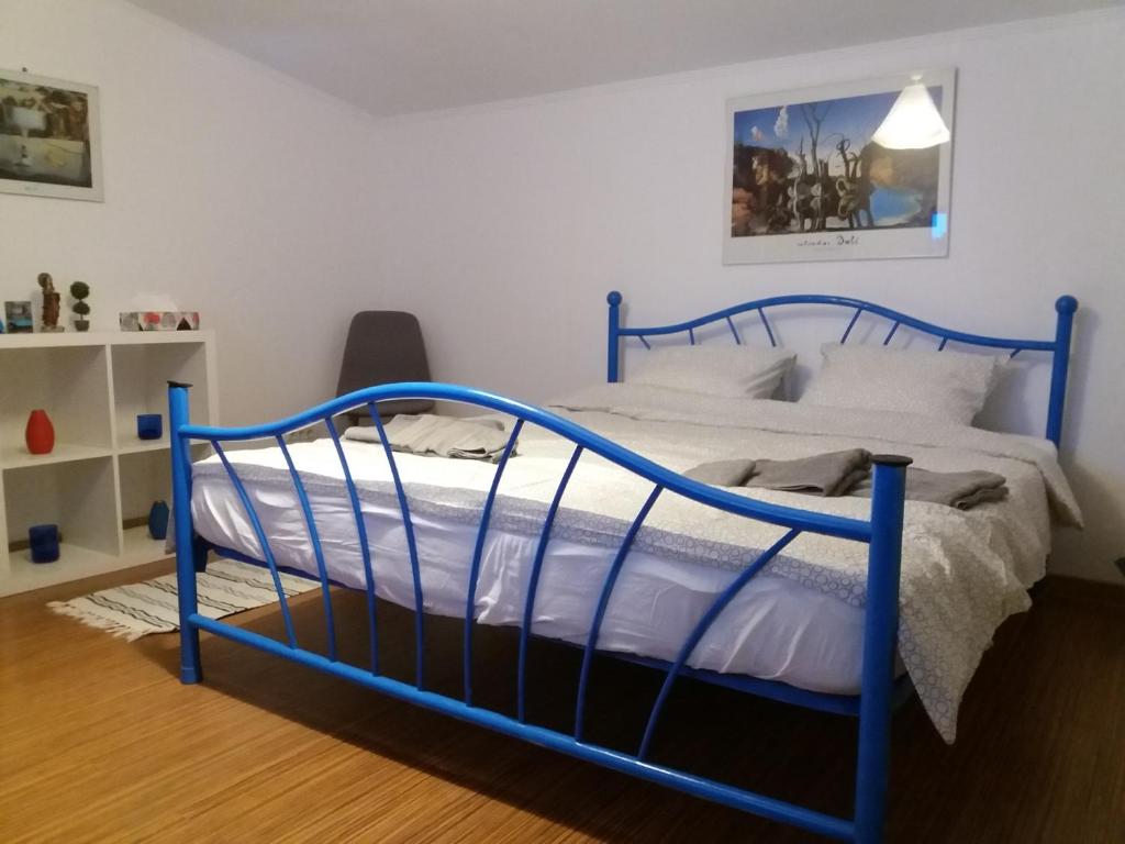 Vila Maria Cumpana City-Dalí Room - Housity