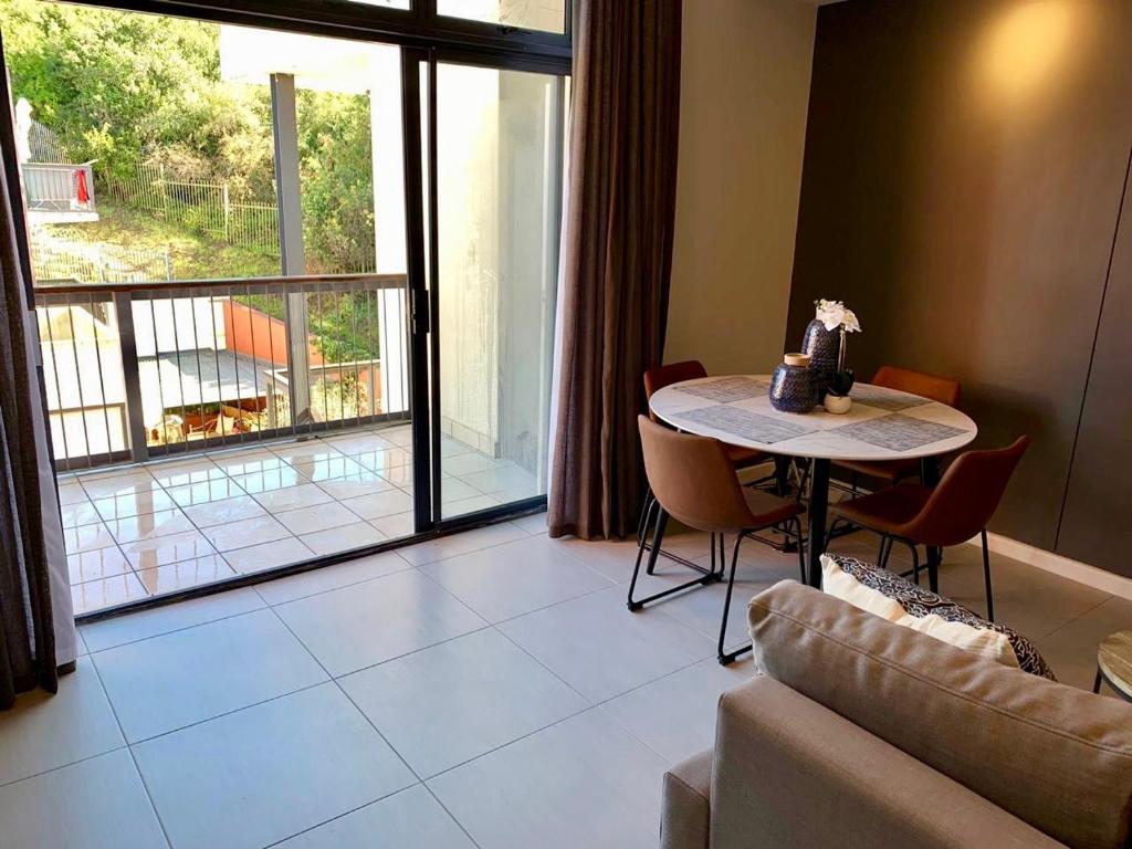 Oyster Lagoon Villa - Luxurious 2 Bed Apartment in Knysna - Image 35