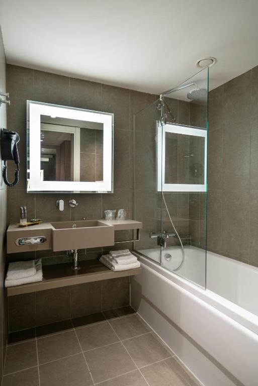 Novotel Setif - غرفة الملكة الكبرى مع سُرْف