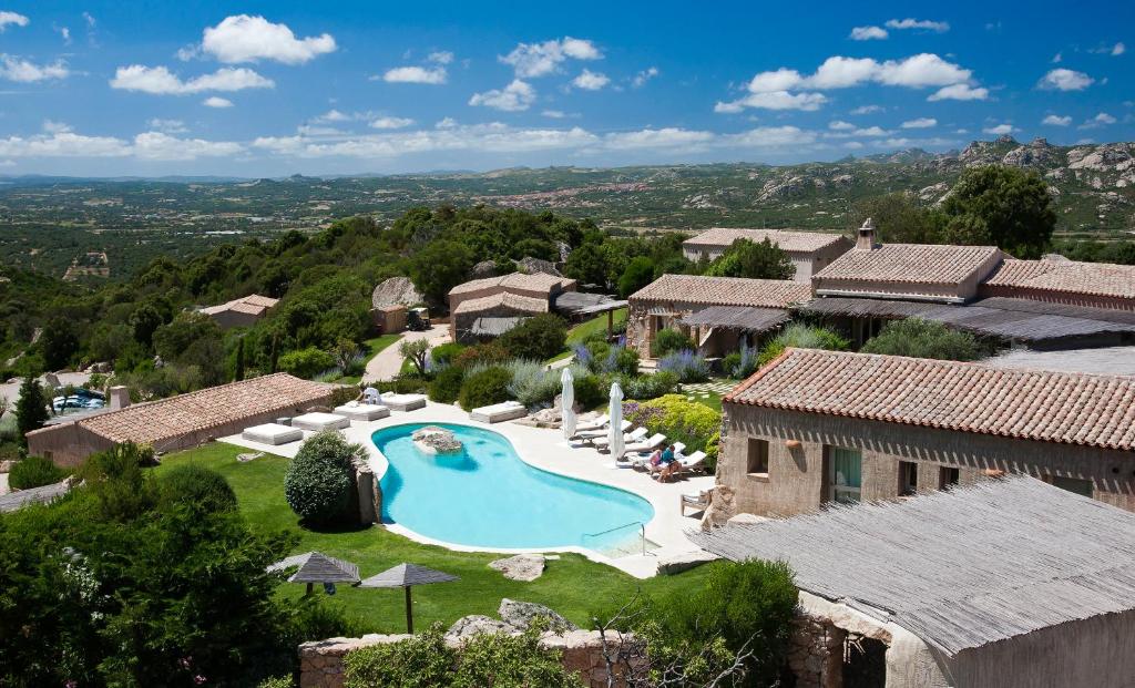 Petra Segreta Resort & Spa - Lusso panoramico a San Pantaleo