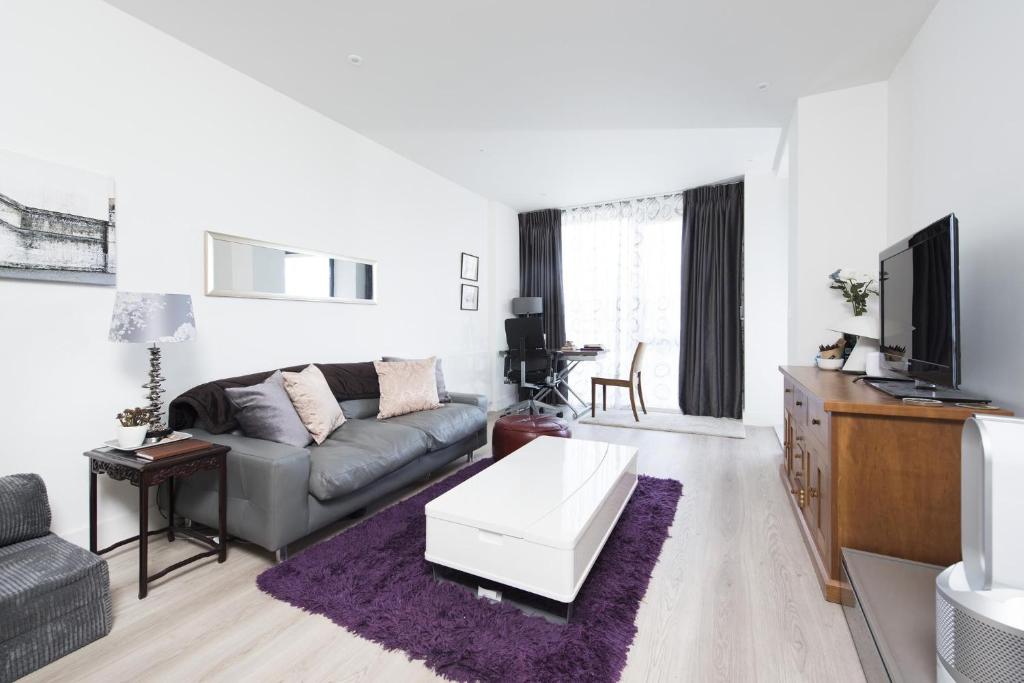 Modern 1 Bedroom Flat near Canary Wharf in London
